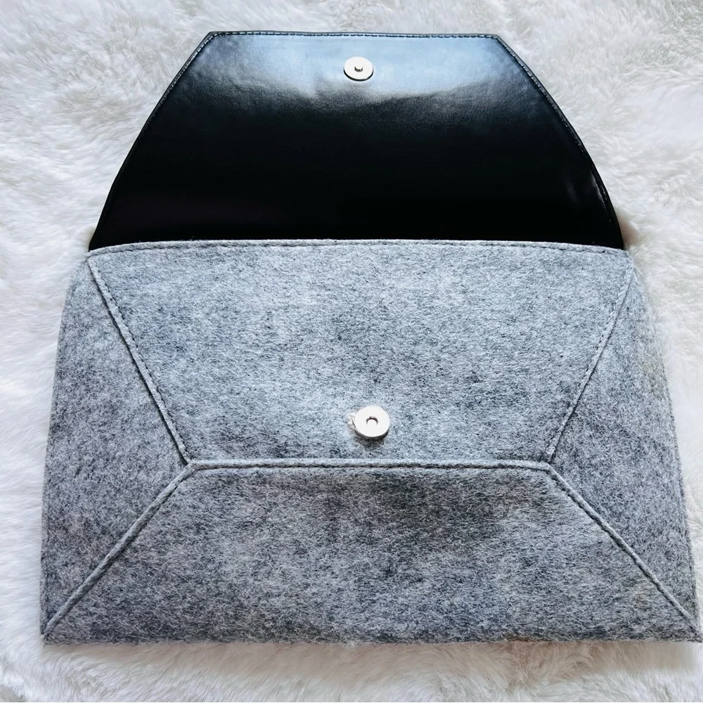 Hugo Boss Parfums Cosmetic Bag .